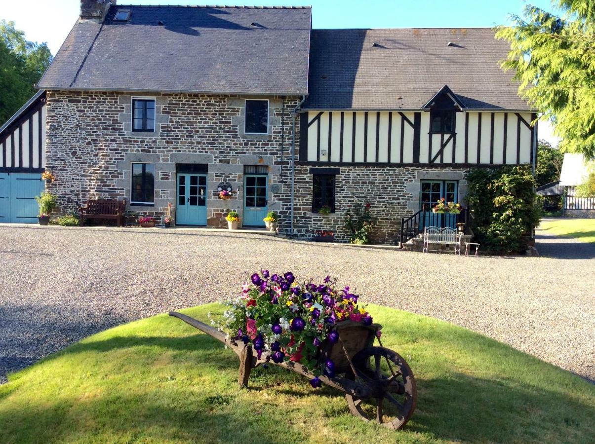 Maison Mai Or La Petite Maison Mai Or La Petite Grange Or All Three La Chapelle-Urée Kültér fotó